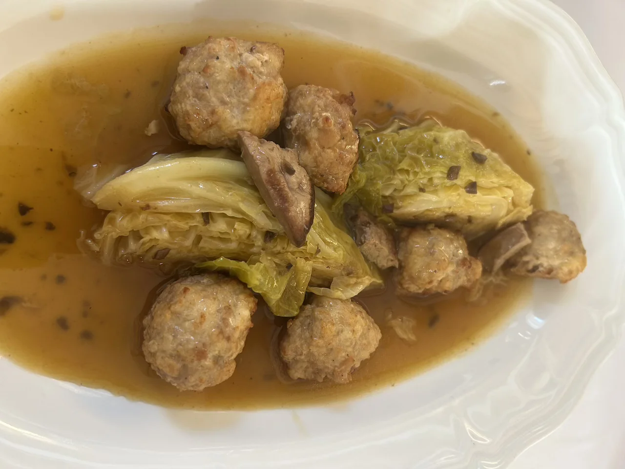 6 Albóndigas con col y foie